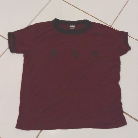 $4 Add-on Burgundy Alien Tee - Size XS - Picture 7 of 7